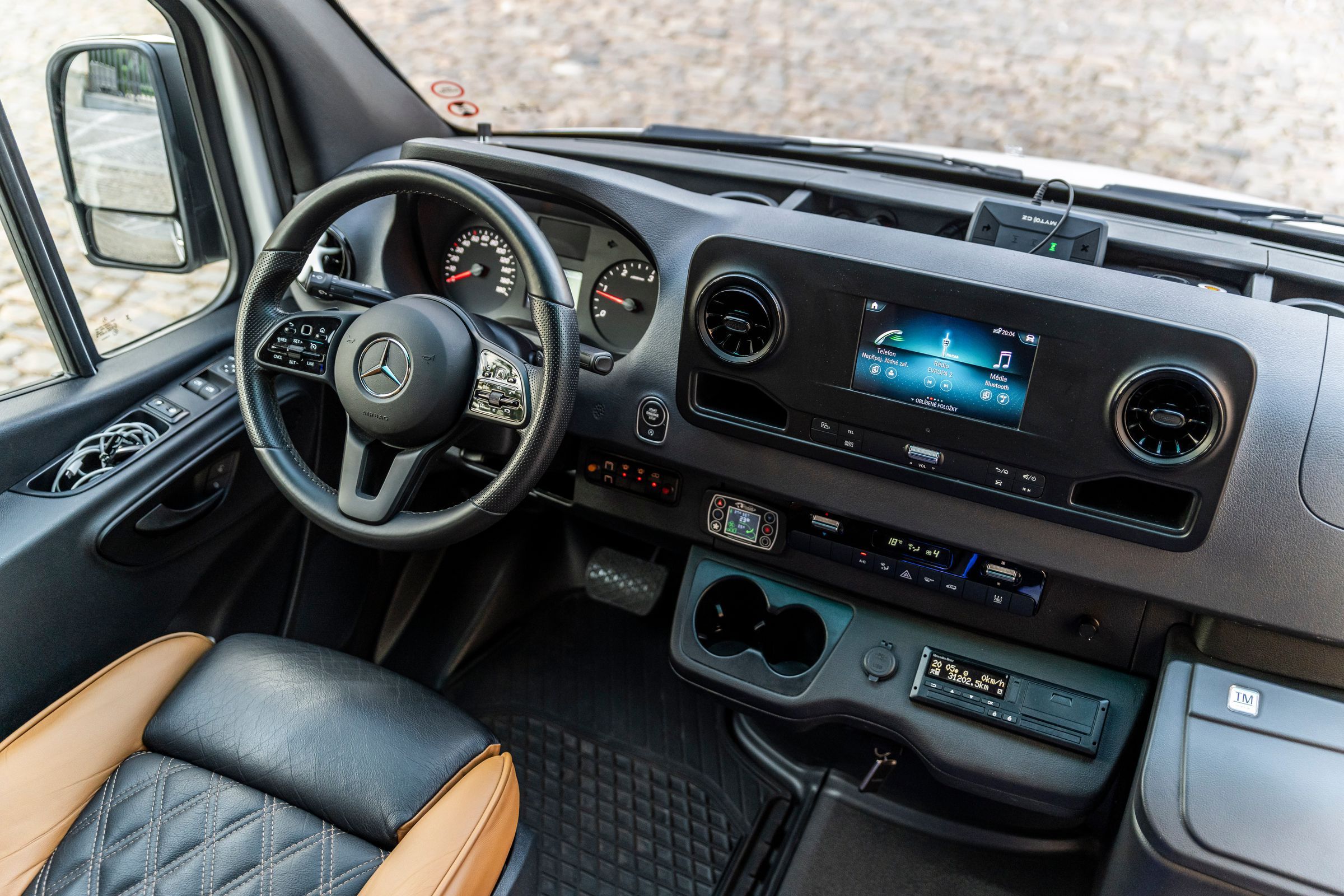 Mercedes Sprinter front