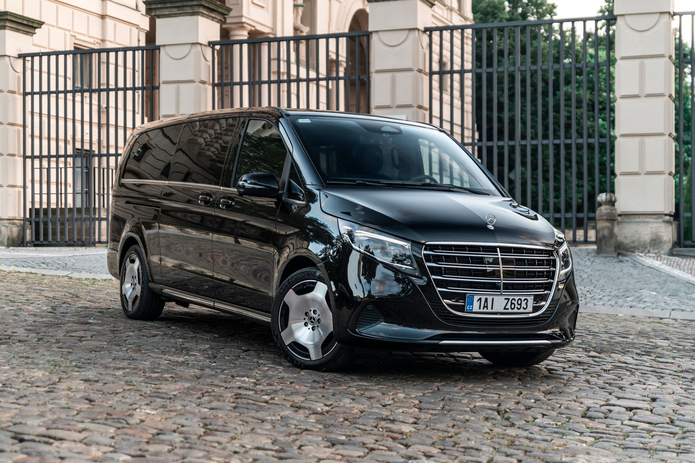 Mercedes V-Class exterior