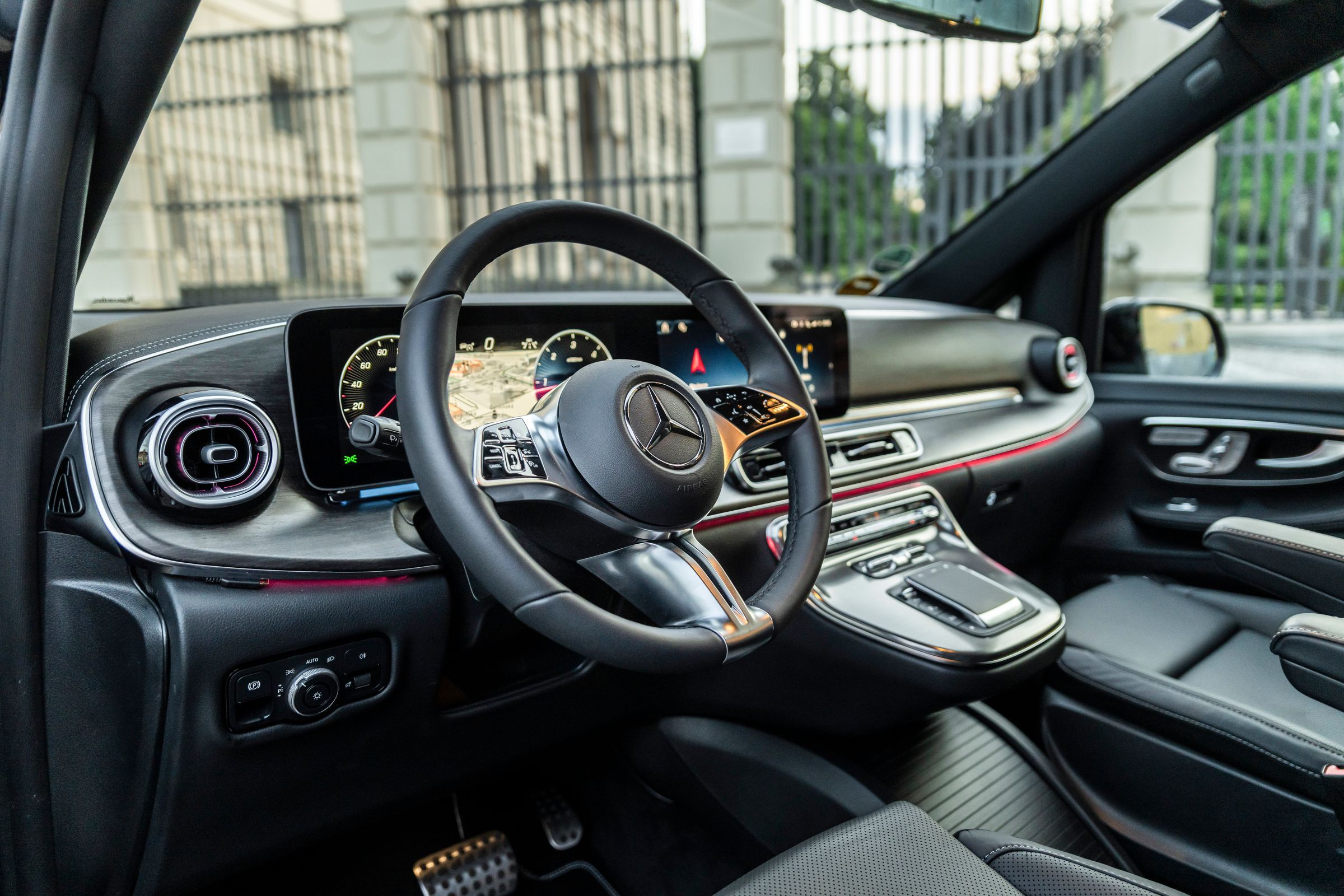 Mercedes V-Class front